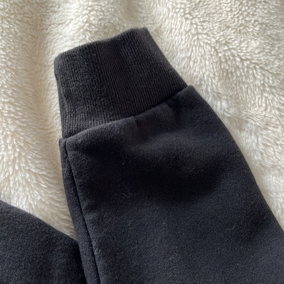 Crewneck - Picture 4 of 6